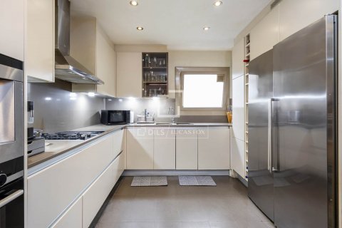 Apartamento de 4 dormitorios en venta en Barcelona, Cataluña, Spain № 8508 - foto 7