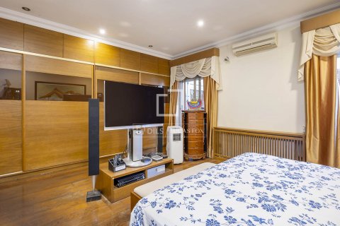 Apartamento de 4 dormitorios en venta en Barcelona, Cataluña, Spain № 8508 - foto 14