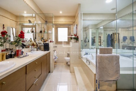 Apartamento de 4 dormitorios en venta en Barcelona, Cataluña, Spain № 8508 - foto 15