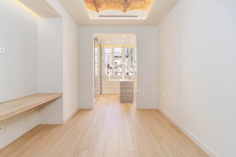3 bedrooms apartment for sale in Barcelona, Catalonia, Spain № 8509 - photo 21