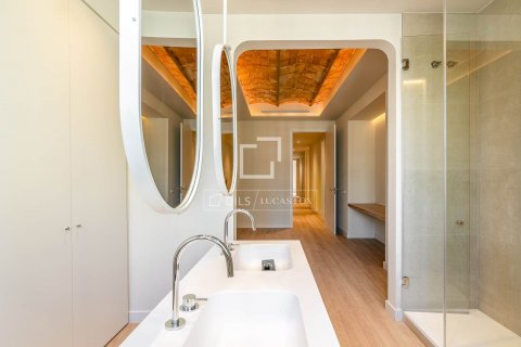 3 bedrooms apartment for sale in Barcelona, Catalonia, Spain № 8509 - photo 19