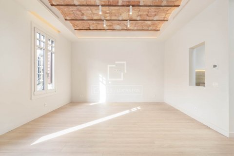 3 bedrooms apartment for sale in Barcelona, Catalonia, Spain № 8509 - photo 8