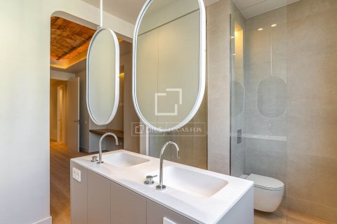 3 bedrooms apartment for sale in Barcelona, Catalonia, Spain № 8509 - photo 17