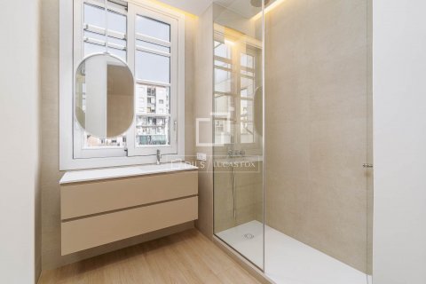 3 bedrooms apartment for sale in Barcelona, Catalonia, Spain № 8509 - photo 29