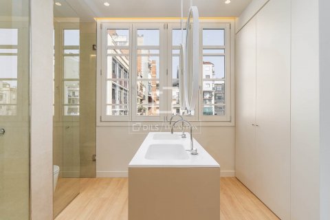 3 bedrooms apartment for sale in Barcelona, Catalonia, Spain № 8509 - photo 15