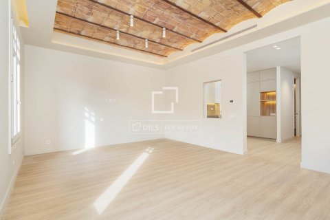 3 bedrooms apartment for sale in Barcelona, Catalonia, Spain № 8509 - photo 10