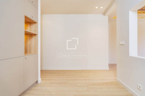 3 bedrooms apartment for sale in Barcelona, Catalonia, Spain № 8509 - photo 12