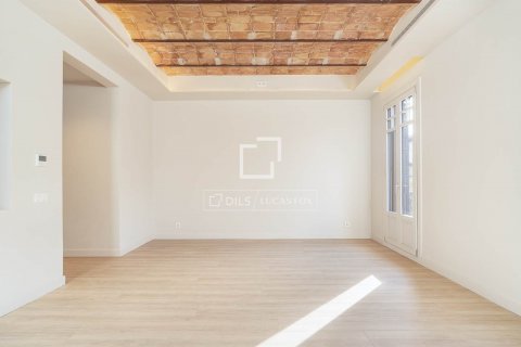 Apartamento de 3 dormitorios en venta en Barcelona, Cataluña, Spain № 8509