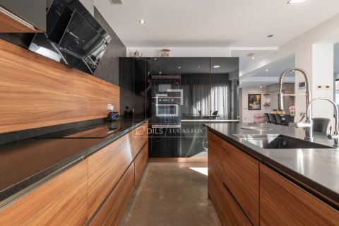 Villa de 5 dormitorios en alquiler en Castelldefels, Barcelona, Cataluña, Spain № 8510 - foto 8