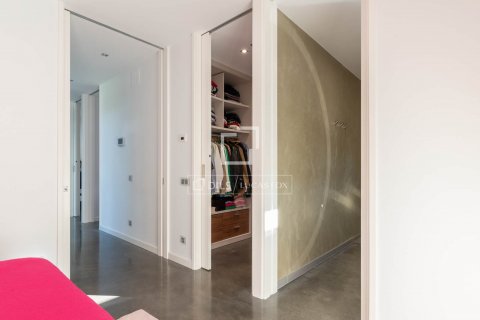 Villa de 5 dormitorios en alquiler en Castelldefels, Barcelona, Cataluña, Spain № 8510 - foto 26