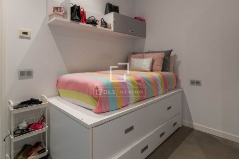 Villa de 5 dormitorios en alquiler en Castelldefels, Barcelona, Cataluña, Spain № 8510 - foto 17