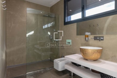 Villa de 5 dormitorios en alquiler en Castelldefels, Barcelona, Cataluña, Spain № 8510 - foto 27