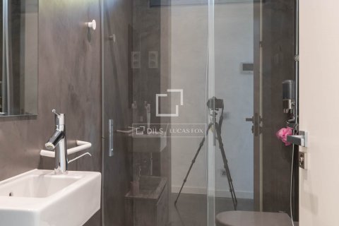 Villa de 5 dormitorios en alquiler en Castelldefels, Barcelona, Cataluña, Spain № 8510 - foto 24