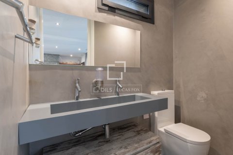 Villa de 5 dormitorios en alquiler en Castelldefels, Barcelona, Cataluña, Spain № 8510 - foto 30