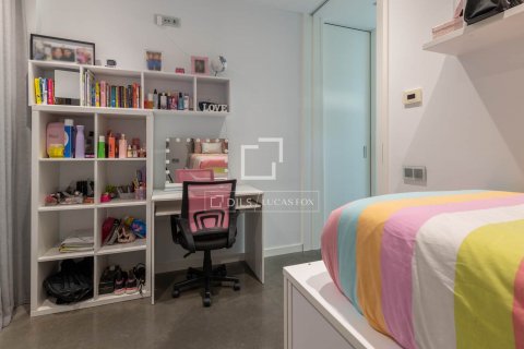 Villa de 5 dormitorios en alquiler en Castelldefels, Barcelona, Cataluña, Spain № 8510 - foto 18