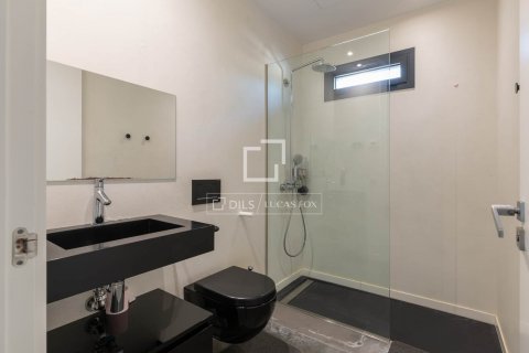 Villa de 5 dormitorios en alquiler en Castelldefels, Barcelona, Cataluña, Spain № 8510 - foto 29