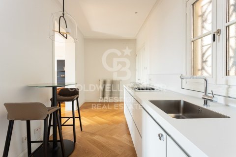 Apartamento de 3 dormitorios en alquiler en Barcelona, Cataluña, Spain № 6124 - foto 8