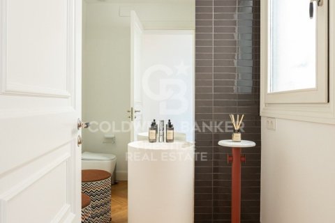 Apartamento de 3 dormitorios en alquiler en Barcelona, Cataluña, Spain № 6124 - foto 19