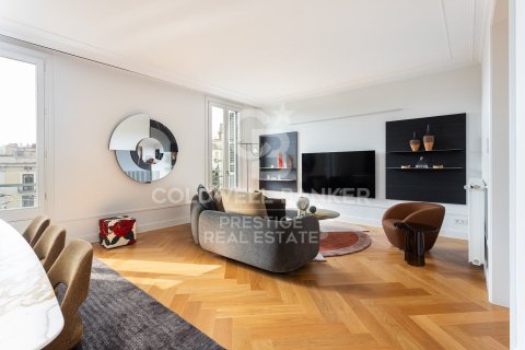 Apartamento de 3 dormitorios en alquiler en Barcelona, Cataluña, Spain № 6124