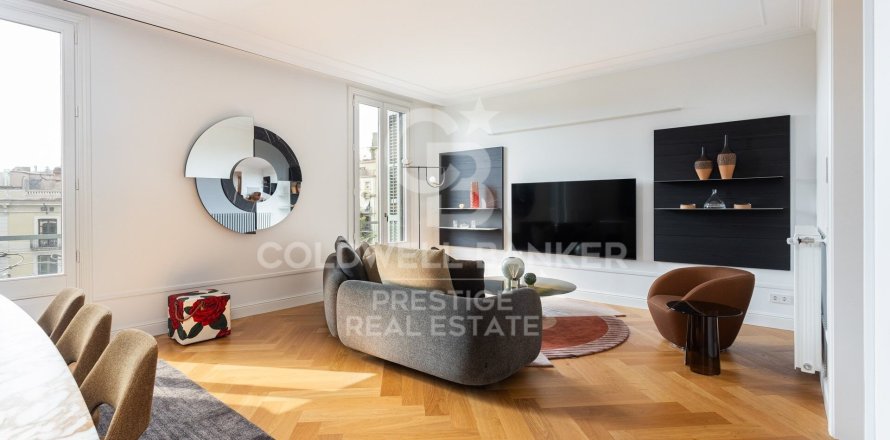 Apartamento de 3 dormitorios en alquiler en Barcelona, Cataluña, Spain № 6124