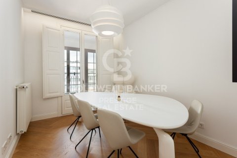 Apartamento de 3 dormitorios en alquiler en Barcelona, Cataluña, Spain № 6124 - foto 23