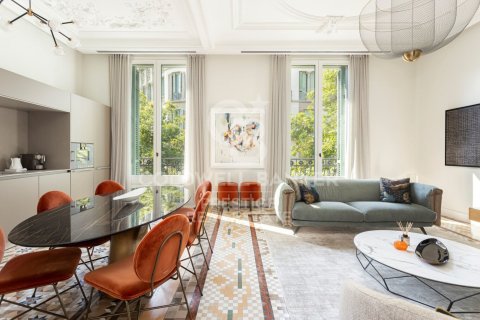 Apartamento de 3 dormitorios en alquiler en Barcelona, Cataluña, Spain № 6123
