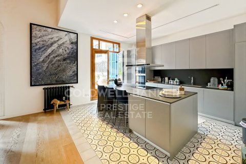 Apartamento de 3 dormitorios en venta en Barcelona, Cataluña, Spain № 5489 - foto 5