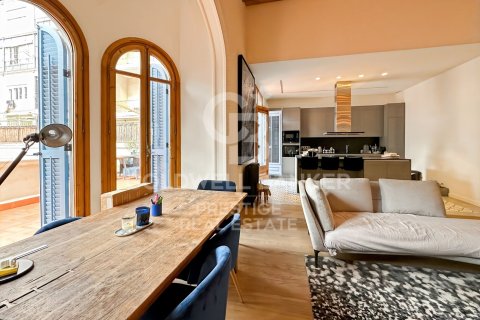 Apartamento de 3 dormitorios en venta en Barcelona, Cataluña, Spain № 5489 - foto 17