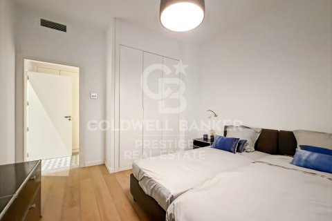 Apartamento de 3 dormitorios en venta en Barcelona, Cataluña, Spain № 5489 - foto 15