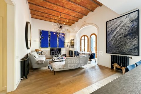Apartamento de 3 dormitorios en venta en Barcelona, Cataluña, Spain № 5489 - foto 4