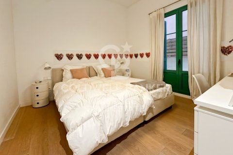 Apartamento de 3 dormitorios en venta en Barcelona, Cataluña, Spain № 5489 - foto 8