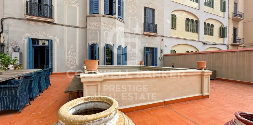 Apartamento de 3 dormitorios en venta en Barcelona, Cataluña, Spain № 5489