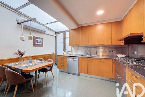 Сasa de 4 dormitorios en alquiler en Alella, Barcelona, Cataluña, Spain № 4627 - foto 7