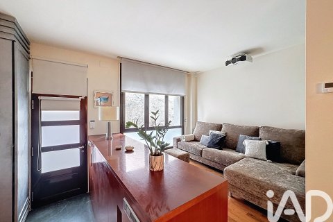 Сasa de 4 dormitorios en alquiler en Alella, Barcelona, Cataluña, Spain № 4627 - foto 23
