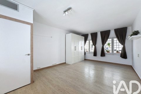 Сasa de 4 dormitorios en alquiler en Alella, Barcelona, Cataluña, Spain № 4627 - foto 28
