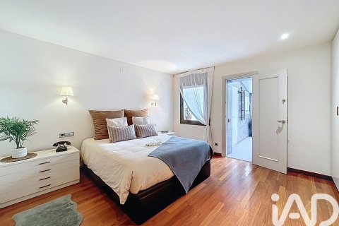 Сasa de 4 dormitorios en alquiler en Alella, Barcelona, Cataluña, Spain № 4627 - foto 26