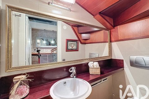Сasa de 4 dormitorios en alquiler en Alella, Barcelona, Cataluña, Spain № 4627 - foto 25