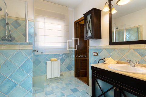 Villa de 6 dormitorios en venta en Argentona, Barcelona, Cataluña, Spain № 8598 - foto 30
