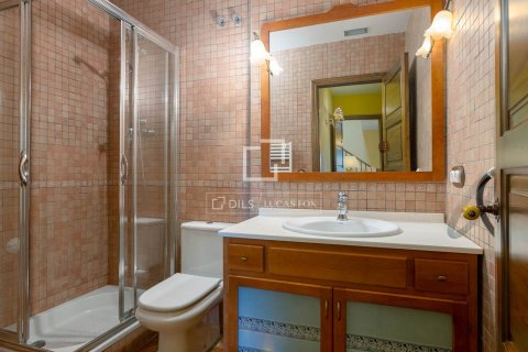 Villa de 6 dormitorios en venta en Argentona, Barcelona, Cataluña, Spain № 8598 - foto 27