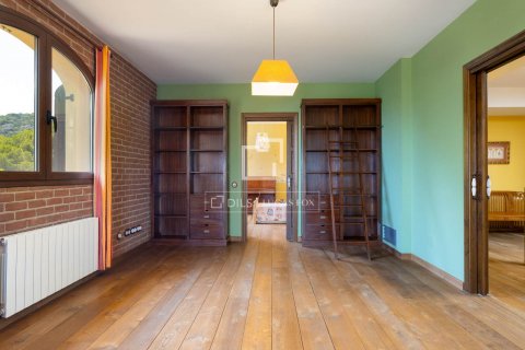 Villa de 6 dormitorios en venta en Argentona, Barcelona, Cataluña, Spain № 8598 - foto 17