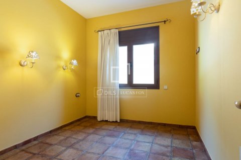 Villa de 6 dormitorios en venta en Argentona, Barcelona, Cataluña, Spain № 8598 - foto 14