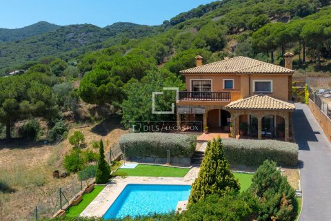 Villa de 6 dormitorios en venta en Argentona, Barcelona, Cataluña, Spain № 8598