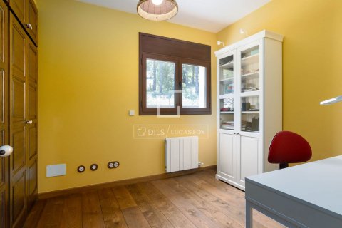 Villa de 6 dormitorios en venta en Argentona, Barcelona, Cataluña, Spain № 8598 - foto 23