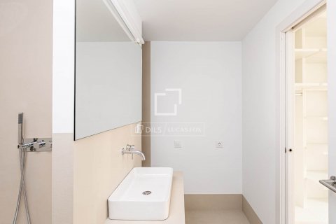 3 bedrooms apartment for sale in Barcelona, Catalonia, Spain № 8596 - photo 14