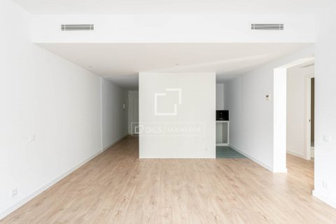 3 bedrooms apartment for sale in Barcelona, Catalonia, Spain № 8596 - photo 8