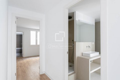 3 bedrooms apartment for sale in Barcelona, Catalonia, Spain № 8596 - photo 16