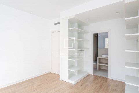 3 bedrooms apartment for sale in Barcelona, Catalonia, Spain № 8596 - photo 4