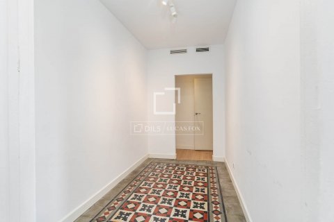 Купить квартиру в Барселона, Испания с 3 спальни, 91м², № 8599 - фото 24