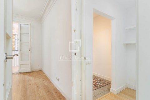 Купить квартиру в Барселона, Испания с 3 спальни, 91м², № 8599 - фото 22