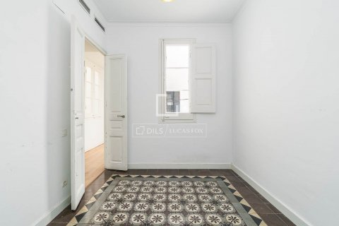 Купить квартиру в Барселона, Испания с 3 спальни, 91м², № 8599 - фото 17